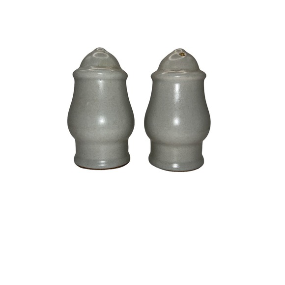 Pfalzgraff Yorktowne Salt and Pepper Shakers Vintage - Picture 2 of 4